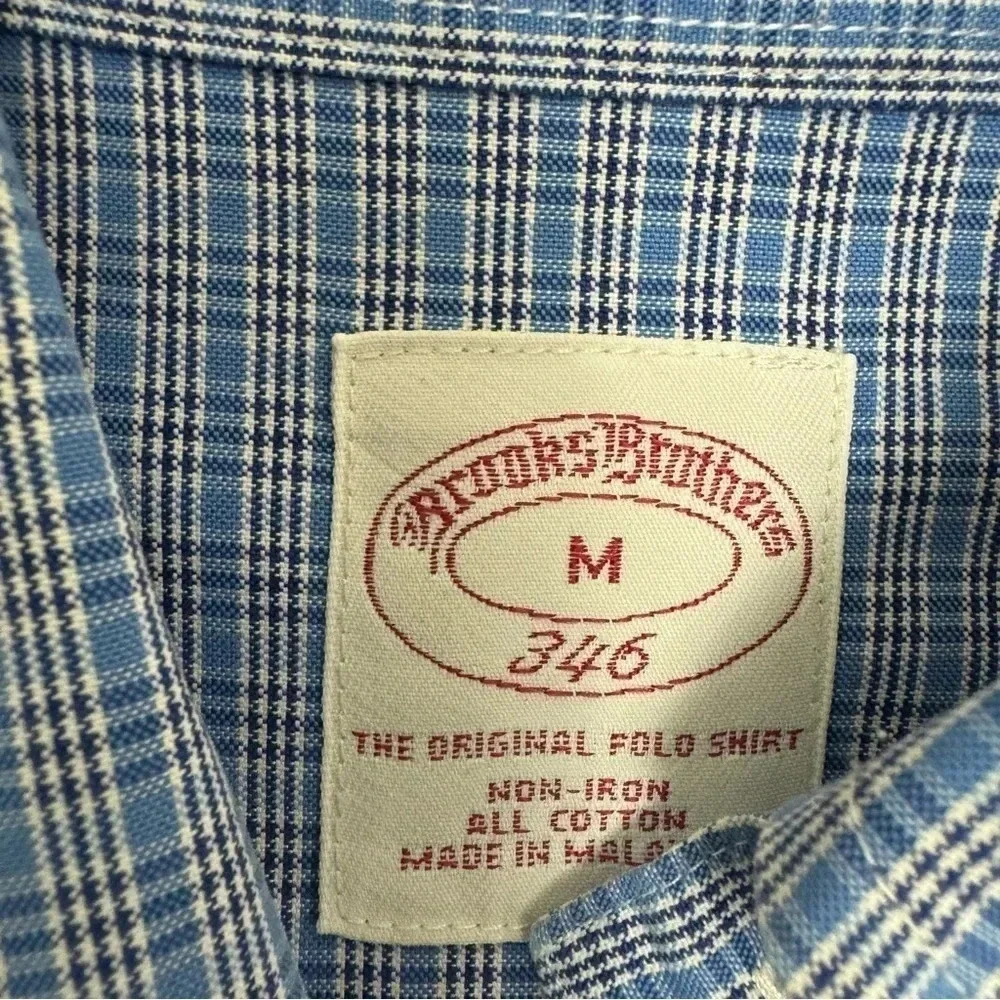 Brooks Brothers 346 Mens Button Down Shirt size Medium
